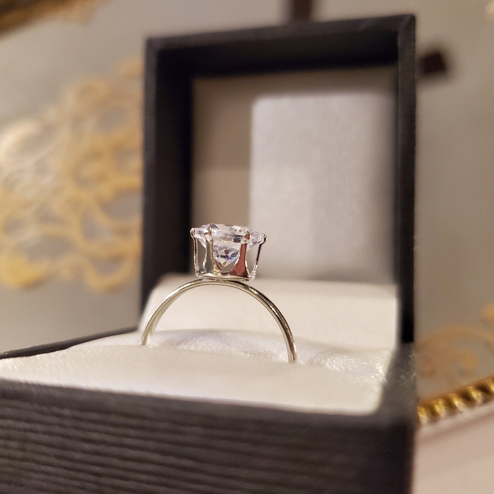 1.2 Carat AAA cubic zirconia birthstone ring - Picture 2 of 8